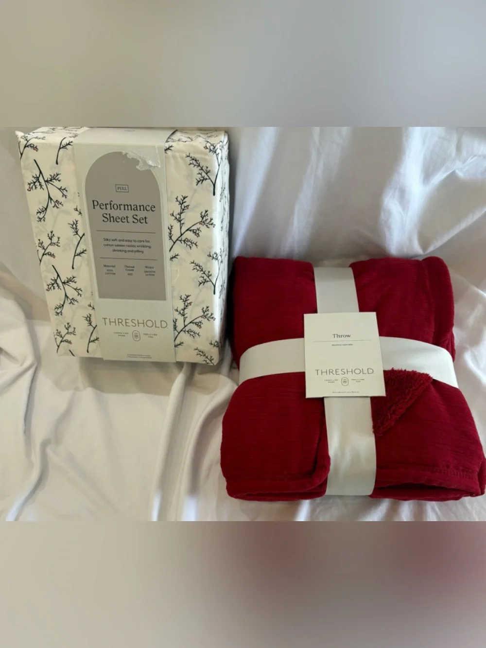THRESHOLD FULL PERFORMANCE HOLIDAY SHEET SET W/ RED THROW BLANKET NEW NWT